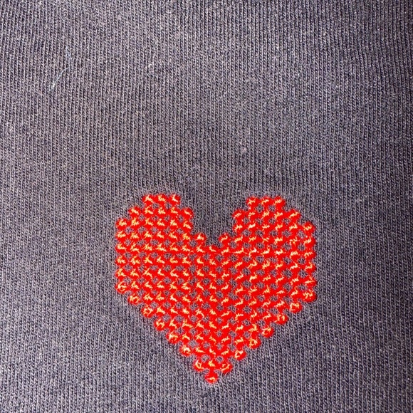 Sunday best Lux Teeny Tiny Tee - Black with Embroidered Heart - - Picture 5 of 7